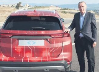 Erdogan teston makinën e parë turke TOGG