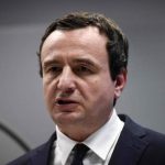 Tri fazat në të cilat do të zbatohet vendimi i qeverisë për targat, që zhgënjyen ShBA-të