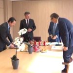 Kurti e Vuçiç nuk përshëndeten dhe nuk shihen në sy (VIDEO)