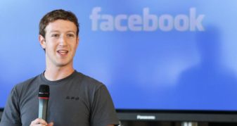 Info Shqip: Mark Zuckerberg: Jemi në fund të epokës së telefonave