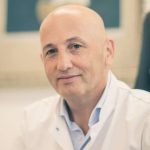 Mjeku shqiptar emërohet drejtor i Klinikës Universitare të Kardiokirurgjisë