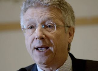 Petritsch: BE-ja duhet të bëjë më shumë për dialogun Kosovë-Serbi