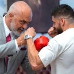 Rama vesh dorezat e boksit, përballet “kokë më kokë” me Florian Markun: I nderuar nga vizita e një tjetër ylli të sportit shqiptar