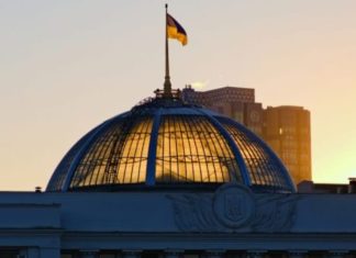 Krismat e kallashnikovëve në Veri jehojnë deri në Ukrainë, por s’e ndryshojnë qëndrimin për Kosovën