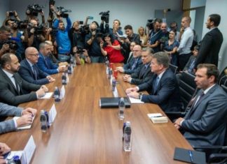 Bugajski e pyet Lajçkakun: Kur do të takoheni me përfaqësuesit shqiptarë në Serbi