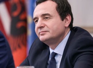 Kurti: Shkolla duhet të jetë vend ku nxënësit mësojnë e jo t’i gjejnë dyert e mbyllura