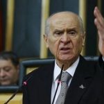 Bahçeli: Grekët të pushojnë së luajturi me zjarrin nëse nuk duan që ne t’i shtyjmë në detin Egje, ne mund të arrijmë shpejt dhe pa problem në brigjet e tyre