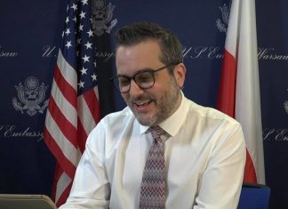 Kush është diplomati i parë shqiptaro-amerikan Bix Aliu, i emëruar ambasador në Mal të Zi nga presidenti Biden?