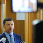Kërcënimet e Vuçiqit me ushtri, Krasniqi: Mos e merrni seriozisht, janë veprime teatrale