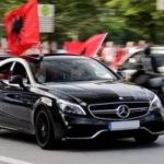 Shqiptarët të dashuruar me ‘Mercedes’-in, 2 nga 10 makina në rrugë janë ‘Benz’. Nga vjen adhurimi për markën gjermane