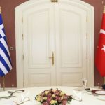 Të huaj në një tryezë, darka e sikletshme e dy liderëve, Edogani dhe Mitsotakis shmangin çdo kontakt me njëri-tjetrin