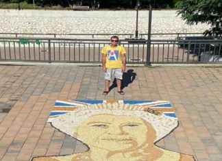 Mozaik me drithëra nga shqiptari në nder të Mbretëreshës Elizabeth II, jehonë në mediat ndërkombëtare (FOTO)