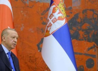 Erdogan vizitë zyrtare në Beograd, Vuçiç: Po presim radhën për të blerë “Bayraktar”
