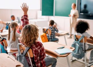 Pagat e mësuesve, cilat vende paguajnë më shumë dhe më pak në Europë?