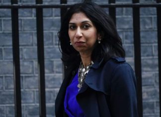 Jep dorëheqje Ministrja e Brendshme e Britanisë: Sapo e kuptova gabimin, largimi im është i natyrshëm