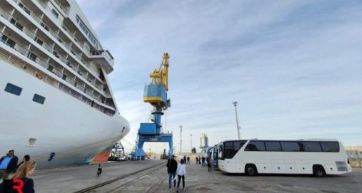 Info Shqip: Anija turistike me mbi 550 vizitorë mbërrin në Durrës, Rama: Shembull i zgjatjes së sezonit turistik