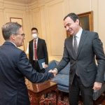 Këshilltari i Blinken me kërkesë Kurtit për shtyrjen e afatit për targat: Mos të ketë konfiskime apo gjoba ndaj serbëve