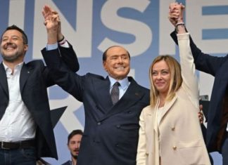 Giorgia Meloni bën betimin si kryeministre e Italisë, partisë së Berlusconit i takojnë pesë ministri