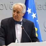 Dorëhiqet ministri i shëndetësisë në Kosovë