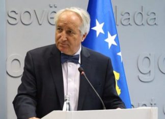 Dorëhiqet ministri i shëndetësisë në Kosovë