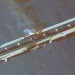 U sulmua një ditë më parë, publikohen imazhet satelitore që tregojnë dëmtimin e urës në Krime (FOTO)