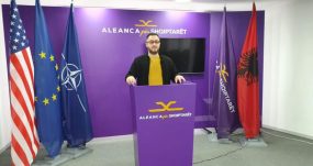 Info Shqip: Fenomeni i një “Dvizhenje”-je dhe mendjemadhësisë
