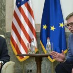 Ambasadori amerikan në Beograd reagon: “Serbët të kthehen në institucione”,