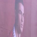 Intervista e CR7 lë gjurmë, Manchesteri heq posterin e tij gjigant nga Old Trafford (VIDEO)