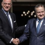 Daçiqi shkon në Greqi, kryediplomati grek i kërkon kompromis me Kosovën për t’i shmangur tensionet