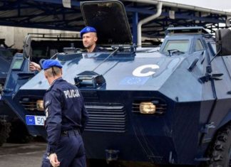 EULEX-i patrullon në veri, pas dorëheqjes së policëve serbë