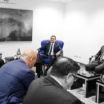 Detaje nga takimi i lidereve: Haradinaj shau me nënë derisa po largohej nga takimi me Kurtin