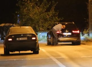Kosovë, masa paralajmëruese për përdoruesit e targave të makinave të lëshuara nga Serbia