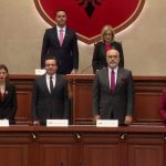 LIVE/ 110 vjetori i Pavarësisë, mblidhen dy kuvendet Shqipëri – Kosovë, Rama e Kurti krah njëri-tjetrit