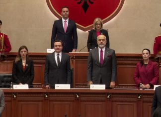 LIVE/ 110 vjetori i Pavarësisë, mblidhen dy kuvendet Shqipëri – Kosovë, Rama e Kurti krah njëri-tjetrit