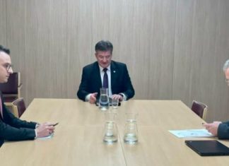 Borrell: Kosova dhe Serbia arrijnë marrëveshje për targat