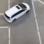 Ja si duket testi për marrjen e lejes së qarkullimit për vetura në Kinë (VIDEO)