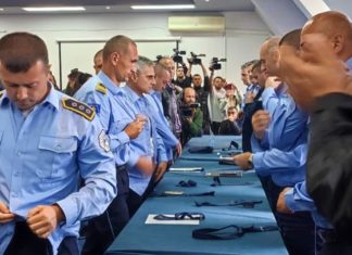 Mbi 100 zyrtarë policorë serbë kanë dorëzuar dorëheqjet me shkrim