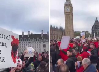 “Kuq e Zi” dhe me këngë patriotike, shqiptarët protestojnë në Britani (VIDEO)