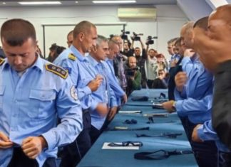 Serbia paguan bojkotin e serbëve në Kosovë