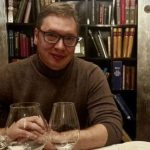 “Beogradi, kryeqyteti i mikpritjes dhe ushqimit të mirë”, Vuçiç poston foton nga restoranti: Po pres Ramën dhe Kovaçevskin