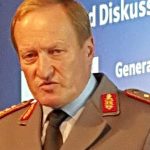 Ish-komandanti i KFOR-it, Bühler: Perëndimi e ka toleruar tepër gjatë retorikën luftarake serbe, Qeveria e Kosovës të ketë kujdes