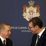 Vuçiq paralajmëron Turqinë: Dhënia e “Bayraktarëve” për Kosovën do të ndikojë marrëdhëniet tona