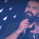 Kush është shqiptari që surprizoi jurinë e “The Voice” në Greqi, të katërt kthyen karriget (VIDEO)