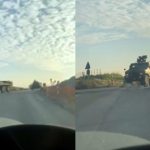Pajisje të rënda të KFOR-it shihen duke lëvizur në drejtim të Mitrovicës (VIDEO)
