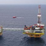 Rusia ndalon shitjet e naftës në vendet që përdorin çmimin kufi