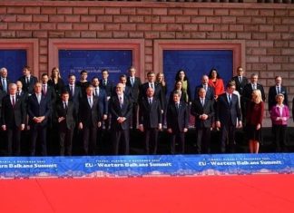 “Prapaskenat e Samitit dhe protestës opozitare”, analisti flet rreth qëllimit të Ramës