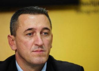 Rashiç: Stano s’di çfarë shkruhet në Kushtetutë, duhet ta lexojë me kujdes