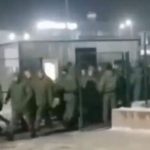 Telashe për Putin, trupat ruse protestojnë në bazën ushtarake për kushtet e këqija (VIDEO)
