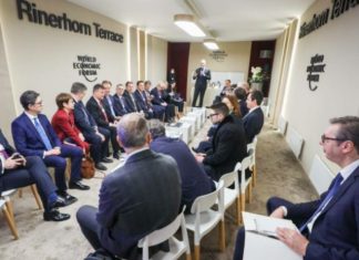 Vucic ankohet: U intereson vetëm si Kosova të pranohet në organizata ndërkombëtare dhe si ta bindin Serbinë të heqë dorë nga ajo
