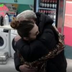 Luizi e puth Kiarën në lavanderi: Të kam shpirt të kam
